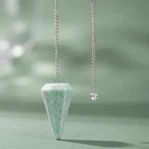 Pendule en cristal d'amazonite naturelle sculpté, chaîne couleur argent, pierre précieuse à facettes, pour radiesthésie, méditation, Feng Shui, Reiki, mascotte, fée - Product Image 4