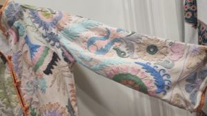 Veste bomber décontractée en coton 100% unisexe à col en V, style vintage, broderie florale suzani, lavage à la pierre, courte, pour l'hiver - Product Image 5