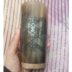 แก้วลายหมีแบบวินเทจทำมือรูปเขาสัตว์แกะสลักแบบสั้นทำด้วยมือทำจากธรรมชาติสไตล์สัตว์โบราณออกแบบได้ตามที่ต้องการ - Product Image 1