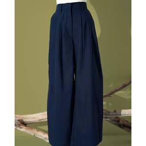 Pantalons et jupes pour femmes grandes tailles Amary - Product Image 5