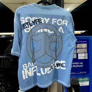 เสื้อยืดโอเวอร์ไซส์ผ้าฝ้ายหนานุ่มสำหรับฤดูร้อน ฮุ่ยลี่ สำหรับผู้ชาย พิมพ์โลโก้ตามสั่ง ทรงบ็อกซี่ ปักลาย ประดับคริสตัล - Product Image 4