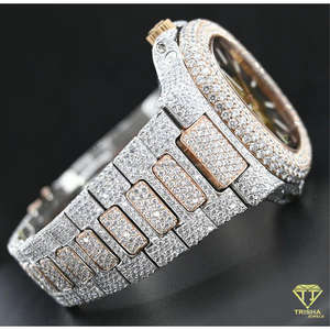 หน้าปัดนาฬิกาฮิปฮอปแบบพรีเมียมสั่งทำพิเศษ ประดับเพชร VVS ที่เพาะเลี้ยงในห้องปฏิบัติการ พร้อมตัวเรือนเงินแท้ 925 โดย Trisha Jewels - Product Image 4