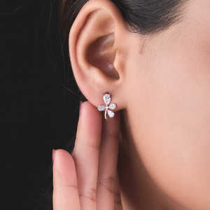 Pendientes de Diamantes en Oro Puro con Brillantes Gotas - Joyería Elegante y Lujosa - Product Image 2