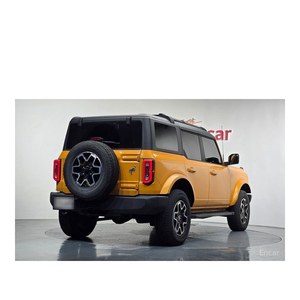 Ford Bronco 2.7 Outer Banks Diciembre 2023 20,485 km Caja de Cambios Automática Asientos de Cuero con Cámara Trasera - Product Image 2