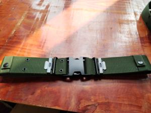 สายรัดเว็บสีเขียวคุณภาพสูง สายรัด PP สำหรับงานหนัก พร้อมรูร้อยเชือกและหัวเข็มขัดปลดเร็ว ขนาดกลาง - Product Image 5