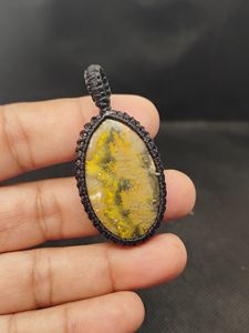 Colgante de Macramé Bohemia con Cabujón de Jaspe Bumblebee de Forma Ovalada - Product Image 3