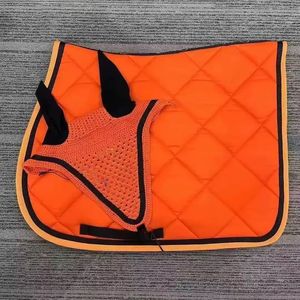 Tapis de selle polyvalent avec doublure en maille et sangle de maintien, bordure bleue, couleur marron, en polyester, équipement d'équitation - Product Image 4