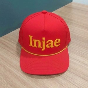 Gorras de Golf Personalizadas OEM de 5 Paneles, Perforadas con Corte Láser, Bordado 3D, Visera Precurvada, Estructuradas, ODM, MOQ Bajo, de Fábrica - Product Image 2