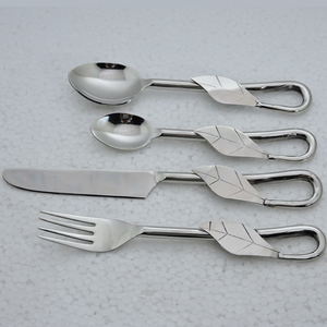 Elegante Juego de Cubiertos Chapados en Oro de 5 Piezas con Diseño Floral Vintage, Acabado Espejo, Cubertería para Boda, Utensilios Metálicos Duraderos - Product Image 4