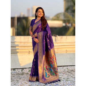 Sari de soirée Elite Weaves Violet Peacock Paithani Zari tissé 650g - Product Image 1