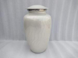 Urna Funeraria de Metal para Cenizas Humanas - Urna Funeraria de Aluminio Tamaño Adulto - Recuerdo Conmemorativo Pulido para Cementerio - Product Image 6