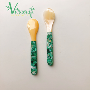 Cuillères de 12cm faites à la main du Vietnam Mélange unique et différent de plastique nacre et mica Durable et écologique - Product Image 2