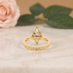 Bague de fiançailles en argent sterling 925 avec moissanite taille marquise sertie à griffes, plaquée or, bande gravée vintage, bijoux fins de mariée, cadeau - Product Image 4