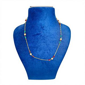 Collier élégant en argent avec des cristaux carrés turquoise et des perles, bijoux minimalistes tendance pour femmes - Product Image 1