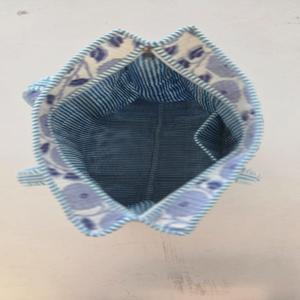 Quilted Cotton Geometric Pattern Tote Bag with Zipper Closure Shopping & Travel Bag - Product Image 5