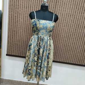Robe courte mi-mollet pour femme, style bohème, imprimé floral, en mélange de soie et coton tissé 380g, coupe trapèze, avec volants et taille élastique, décontractée pour l'été - Product Image 3