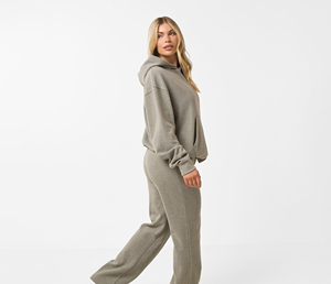 Chándal de Invierno de Algodón de Alta Calidad a Precio Económico para Mujer en Color Sólido con Opción de Logotipo Personalizable - Product Image 2