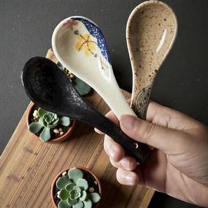 ช้อนเซรามิกสไตล์ญี่ปุ่นและเกาหลี ช้อนตักอาหารสำหรับโรงแรมร้านอาหาร ช้อนด้ามยาวสำหรับก๋วยเตี๋ยวหลามี่ ช้อนซุป โดย UO - Product Image 3