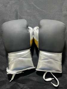 Guantes de Boxeo Personalizados OEM Metálicos NEGROS, Plateados y DORADOS con Cordones - Guantes de Entrenamiento de Cuero PU Profesional para Sanda MMA con Nombre Personalizable - Product Image 4