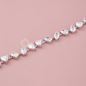 Brazalete de Diamantes de Diseño Premium de 18.00 CT con Diamantes Creados en Laboratorio en Diferentes Formas, en Oro Sólido de 10K, 14K y 18K, para Mujer - Product Image 1