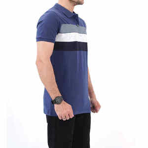 เสื้อโปโลแขนสั้นสีน้ำเงินสำหรับผู้ชาย ลายทางตัดสี ผ้าฝ้ายถัก สวมใส่สบาย ระบายอากาศได้ดี ทรงปกติ ดีไซน์ถักแบบเรียบง่าย ทรงปกติ - Product Image 3