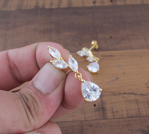 Pendientes Colgantes de Plata de Ley con Circonita Cúbica Corte Marquesa, Bañados en Oro, para Novia, Boda, Fiesta, Regalo, Joyería al por Mayor - Product Image 3