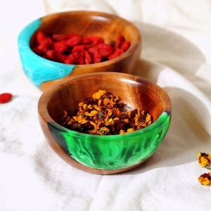 Tazones de resina epoxi inspirados en la naturaleza artesanales elegantes de resina transparente con calidez de madera natural y estilo lujoso - Product Image 1