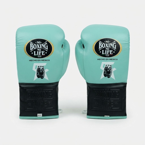Gants de boxe Muay Thai MMA en cuir faits à la main avec fermeture auto-agrippante en cuir de vachette véritable, à doigts entiers, avec grip et évacuation de l'humidité - Product Image 5