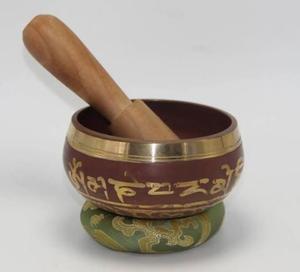 Cuenco tibetano antiguo color granate con relieve o martillado de colores para la salud y un sonido mágico - Product Image 1