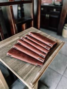 Porta Menús de Cuero Genuino Hecho a Mano de Lujo al por Mayor, Estuche con Logotipo Personalizado para Suministro a Granel de Marca LMC-0225 - Product Image 2