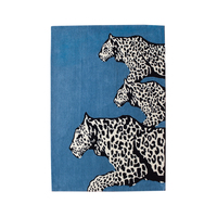 Tapis moderne en laine tufté à la main, motif artistique triple léopard, bleu vibrant, rectangulaire