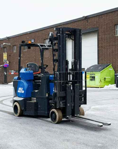 Montacargas Articulado Eléctrico Aisle-Master 44WE de 48V con Capacidad de 4,400 lb - Product Image 4