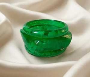 กำไลเรซิ่นทำมือรักษ์โลก ลายวงกลม สีชมพู ขาว เหลือง สีสันสดใส เครื่องประดับแฟชั่นสำหรับผู้หญิง ใช้ในงานคริสต์มาส ขายปลีก - Product Image 4