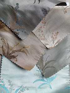 ผ้าทอลายดอกแจ็คการ์ด เนื้อนุ่ม ผิวสัมผัสเงางามเล็กน้อย - Product Image 3