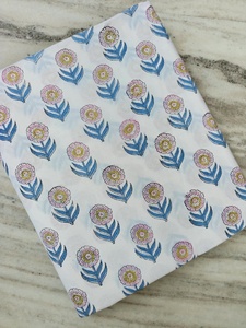 Tela de algodón lisa con estampado de bloques de primera calidad, ecológica y ligera para coser, confección de vestidos, telas de algodón florales hechas a mano en India. - Product Image 2