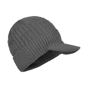 Bonnet d'hiver en tricot avec visière et protège-oreilles - Product Image 2