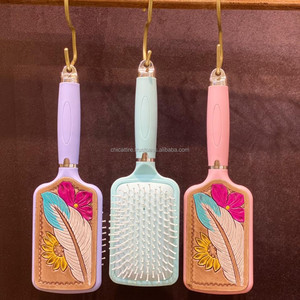 Gran oferta 2024 tallado a mano Western Tooled Leather Designer Paddle Hairbrush Soft And Detangle Professional Hair Comb Accesorios - Product Image 4