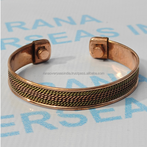 กำไลข้อมือทองแดงแท้แบบแม่เหล็กสมัยใหม่ แรงแม่เหล็กสูง บำบัดด้วยพลังแม่เหล็กชีวภาพ เป็นมิตรกับสิ่งแวดล้อม ผลิตภัณฑ์เพื่อสุขภาพระดับโลก งานฝีมือโลหะ - Product Image 4