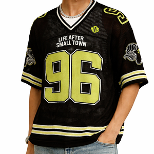 Novedades 2026: Camiseta de fútbol americano de malla atlética para hombre, 240 GSM, transpirable, estilo urbano, con número personalizado en sarga, OEM, al por mayor. - Product Image 1