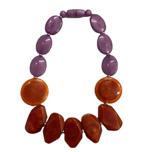 Collar de Resina Unisex con Cuentas Naturales Multicolores, Moderno y Precioso, el Mejor Regalo para Fiestas o Compromisos - Product Image 1