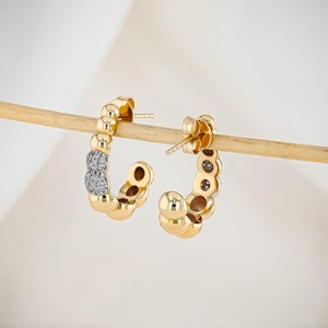 Pendientes de Aro de Oro Amarillo de 18k con Diamantes, Diseño de Racimo de Cuentas, Diamantes Redondos Brillantes, Joyería Fina Texturizada y Elegante, Regalo - Product Image 3