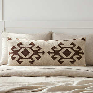 Housse de coussin longue de designer en kilim avec motif à rayures tribales pour tête de lit et décoration de fenêtre - Product Image 4