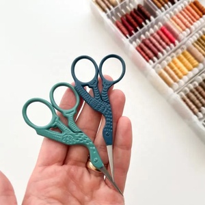 Tijeras de bordado Stork, acabado mate - Product Image 4