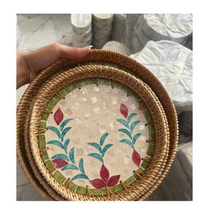 Bandeja de Ratán Ecológica Hecha a Mano de Primera Calidad con Incrustaciones de Conchas y Diseños Florales/Navideños para Hoteles, Restaurantes y Uso Doméstico - Product Image 2