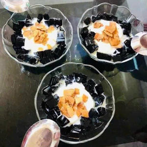 Poudre de gelée d'herbe noire parfaite pour préparer facilement des boissons d'été rafraîchissantes et des desserts en gelée - Product Image 6