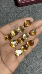 แหวนพลอยซิทรีนตัดตามธรรมชาติและจี้รูปทรงผสมหลวมหินเรียบซิทรีนตัดเป็นเหลี่ยมเพชรพลอย - Product Image 3
