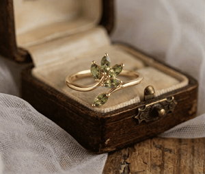 Colección Camelia, Anillo de Perlas Orgánicas de Agua Dulce con Piedra Marquise Botánica de Junio, Gema Orgánica Natural - Product Image 2