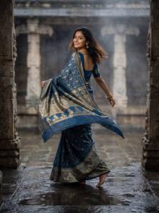 Sari de Seda Banarasi de Lujo con Tejido Zari, Vestido Tradicional Indio para Bodas, para Mujer - Product Image 2