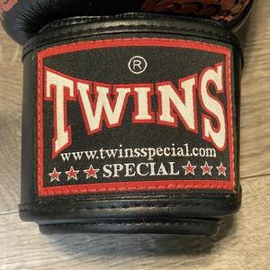 Guantes de Boxeo TWINS, Nuevo Diseño, Profesionales, para Entrenamiento de Muay Thai, Sparring y Combate, Transpirables - Product Image 6