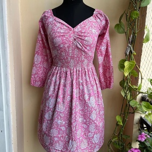 Robe midi pour femme en coton 100% imprimée à la main, style bohème, col en V, manches longues, motif floral, robe d'été courte en coton - Product Image 1